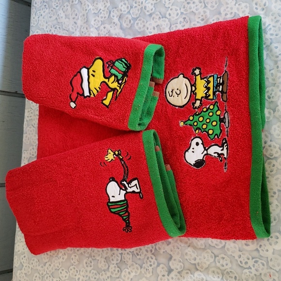Peanuts Holiday Peanuts Towels Charlie Brown Towels Snoopy Towels Charlie Brown Christmas